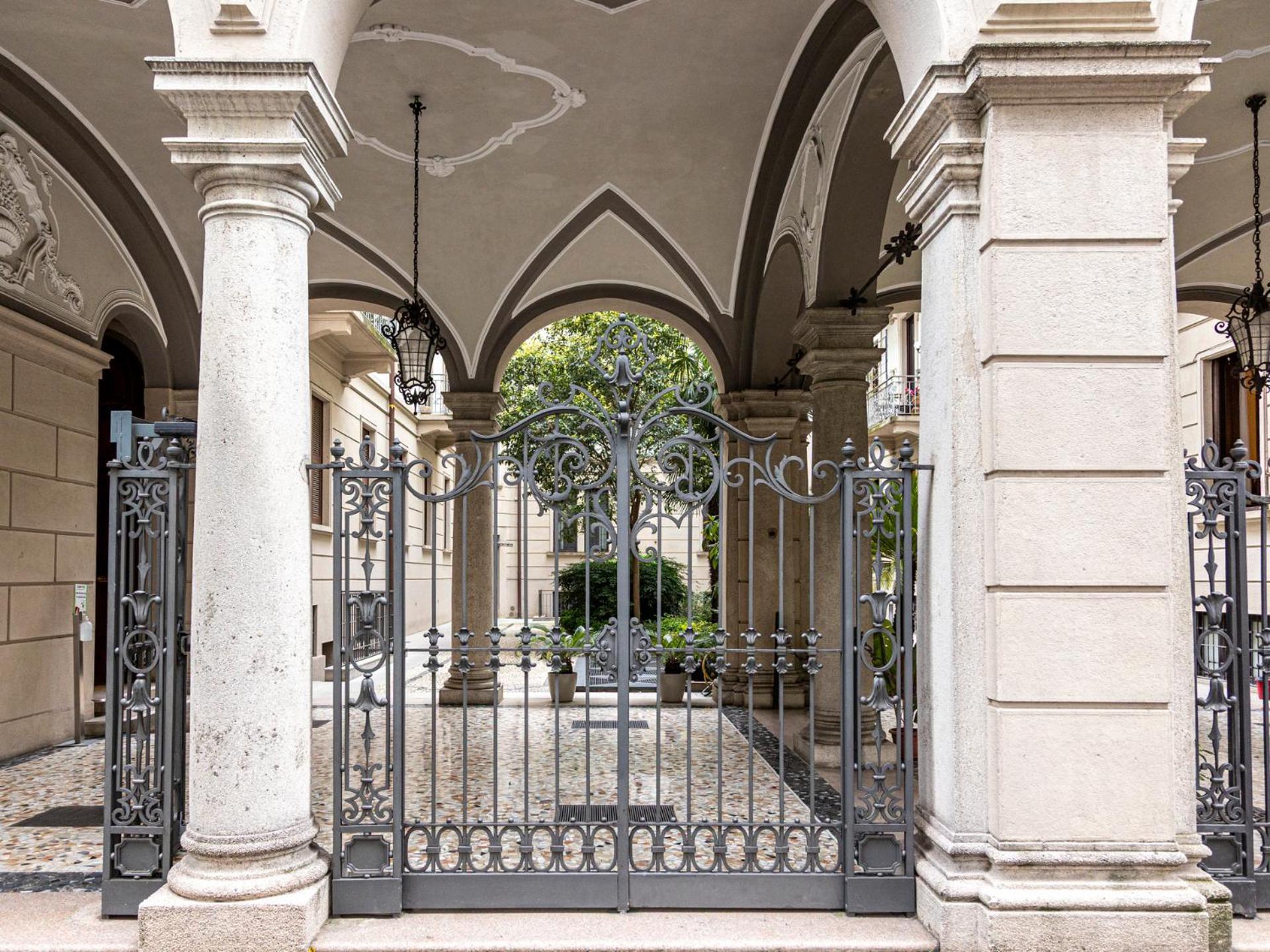 Luxury Sant'Ambrogio Apartment Milano Dış mekan fotoğraf